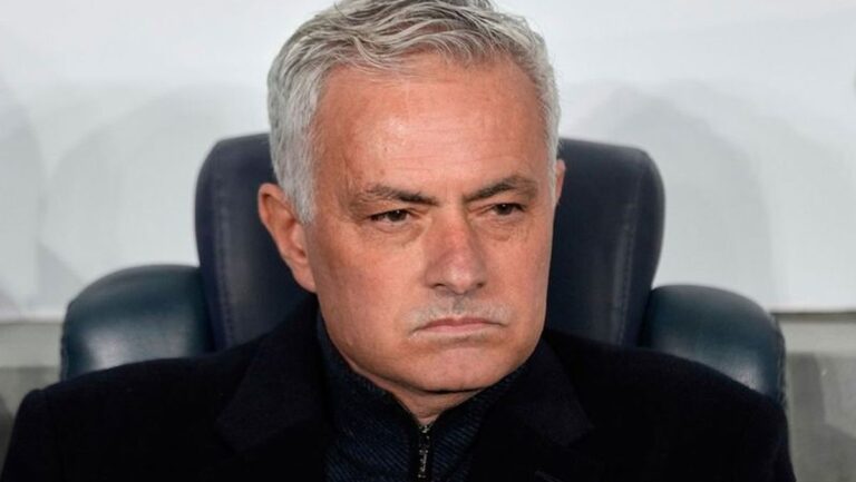 Federico Chiesa Menganggur di Liverpool, Jose Mourinho Beri Godaan!