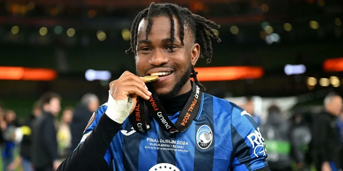 Kompetisi-Ketat-untuk-Mendapatkan-Tanda-Tangan-Lookman_11zon