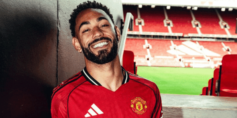 Matheus Cunha Resmi Berseragam MU, Ekspresinya Bikin Fans Girang