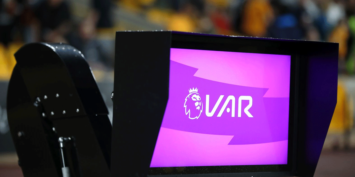 Kontroversi Derby Manchester Dalot Hanya Dapat Kartu Kuning